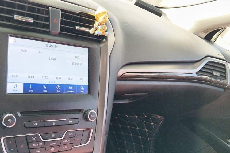 Used Ford Mondeo 2018 EcoBoost 180 Smart Control Fashion Model China V Standard Audio And AC Panel