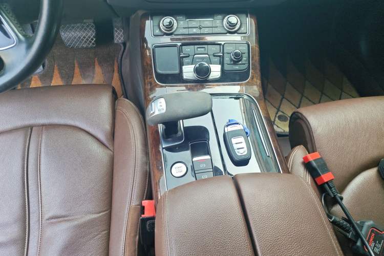 Used Audi A8 2016 A8L 45 TFSI quattro Comfort model Gear Lever