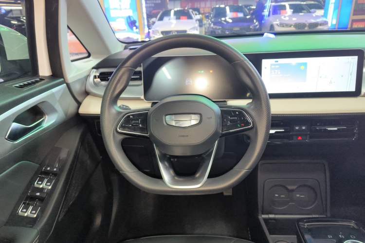 Used Geometry E Firefly 2022 401 km Linglong Tiger 4 Seats