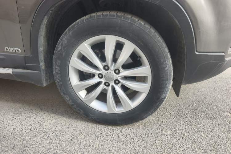 Used Kia Sorento 2012 2.4L Gasoline Supreme Edition