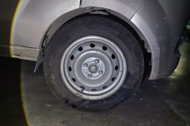 Used Jinbei Hiace X30 2013 1.3L Standard Version Right Front Wheel Hub