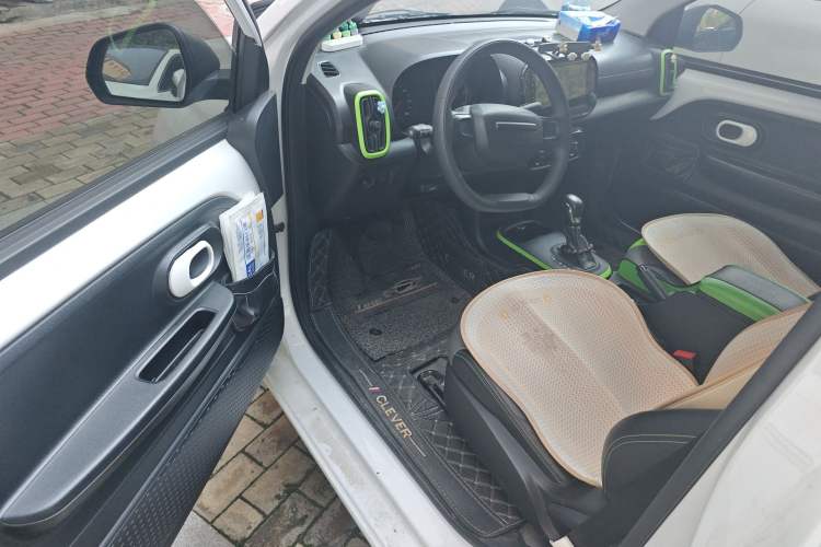 Used Roewe Clever 2021 302km All-Round Version Driver Seat