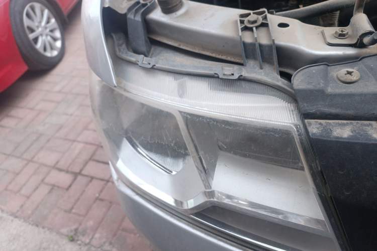 Used CHANGAN KAICHENG Shenqi F30 2019 1.5L Comfort Edition China VI Dual-Cab Long Wheelbase DAM15KL Right Front Headlight