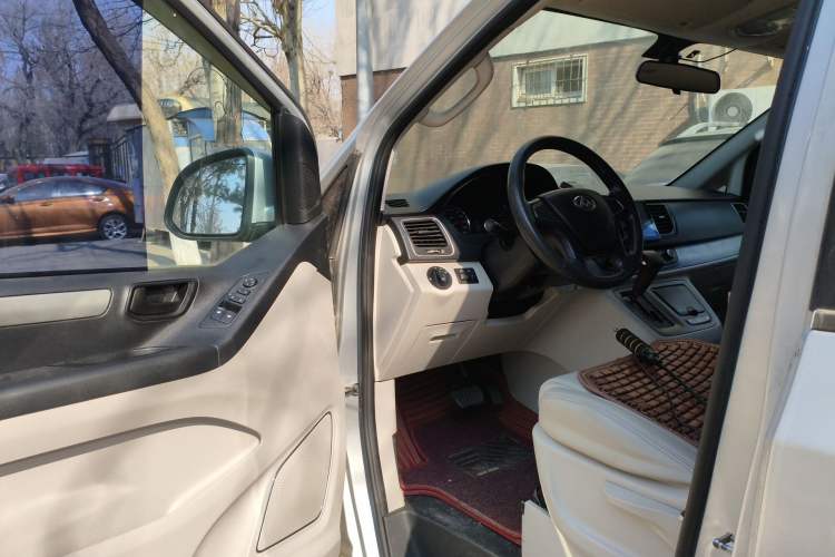 Used SAIC MAXUS G10 2014 2.0T Automatic Elite Edition
