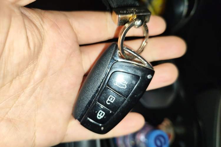 Used Hyundai Santa Fe 2017 2.0T Automatic All-Wheel Drive Smart 7-Seater Vehicle Key