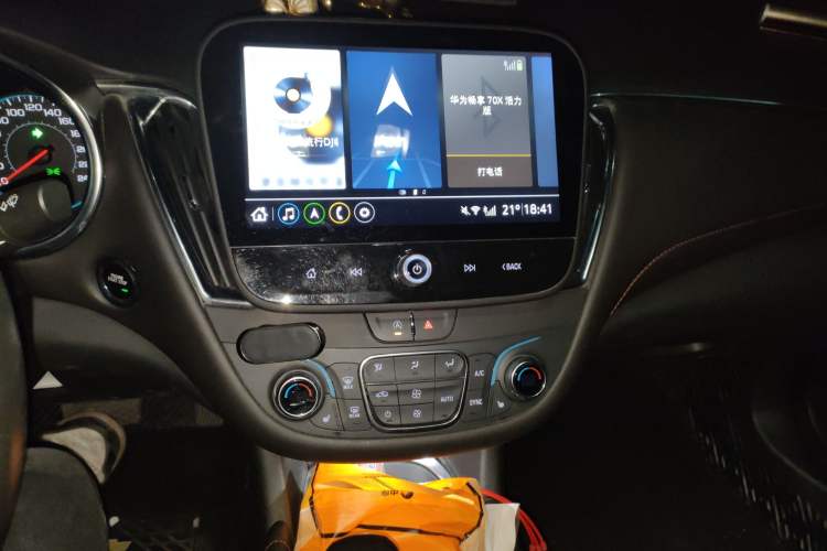 Used Chevrolet Malibu XL 2022 Redline 550T Automatic Sport Edition Audio And AC Panel