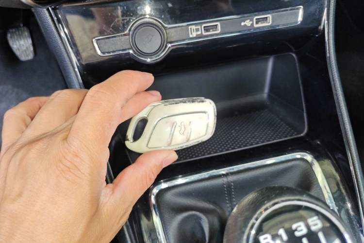 Used Roewe i5 2019 1.5L Manual 4G Connect Leehao Flagship Edition
