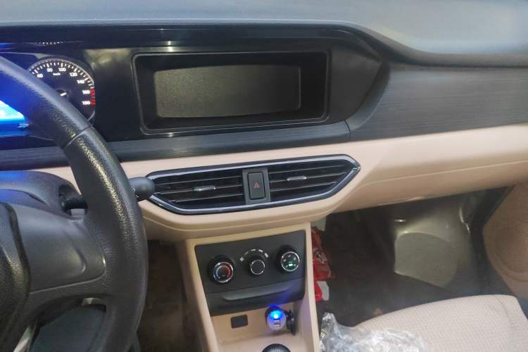 Used CHANGAN KUAYUE Xing V3 2022 1.5L Gasoline Comfort Edition 5-Seater Minivan JL473QH
