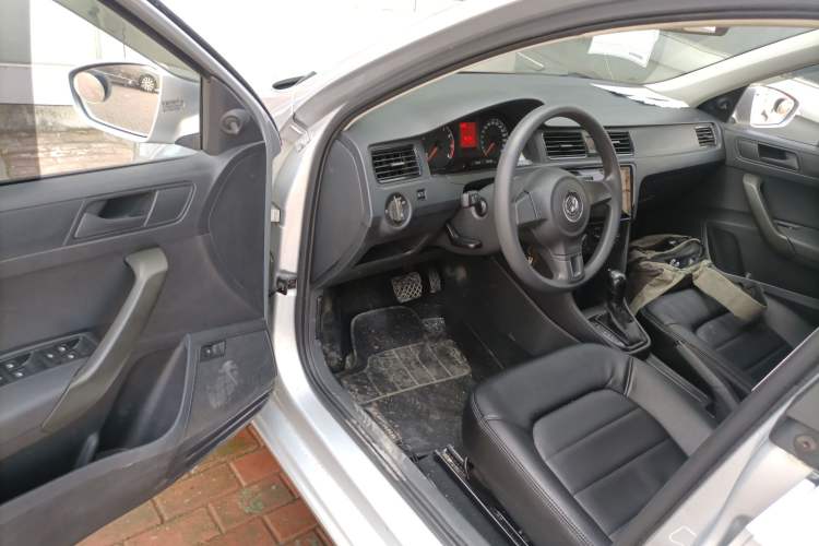 Used Volkswagen Santana 2015 1.6L Automatic Fashion Edition
