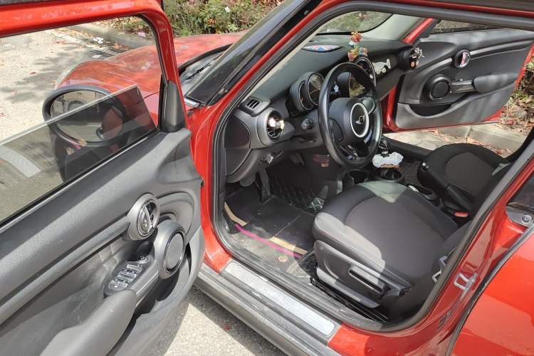 Used MINI 2016 1.2T ONE Five-Door Edition Driver Seat