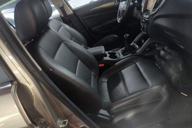 Used CHANGAN CS75 2016 2.0L Manual Luxury Version China IV Standard Right Front Seat