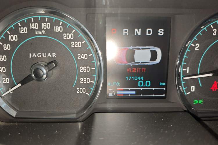 Used Jaguar XF 2012 XF 3.0L V6 Prestige Edition Odometer Close Up