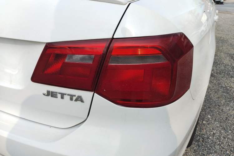 Used Volkswagen Jetta 2015 1.6L Manual Fashion Edition