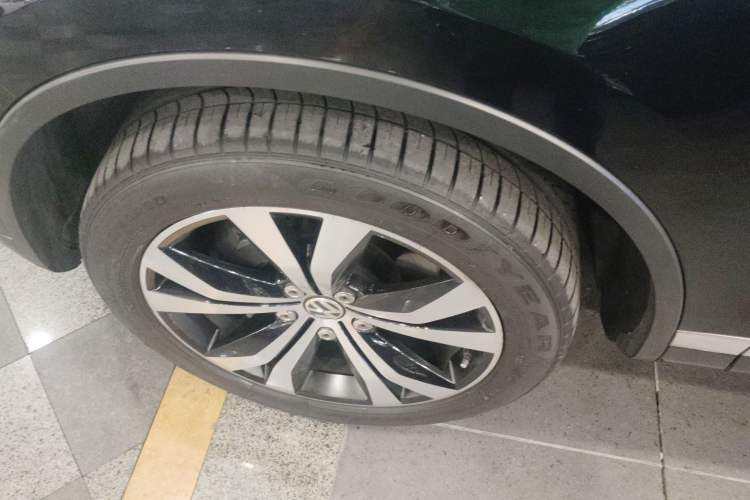 Used Volkswagen Touareg 2014 4.2L Standard Edition