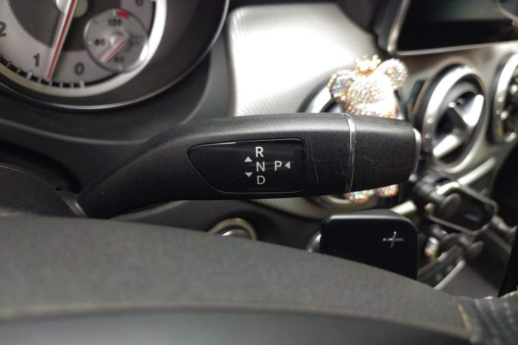 Used Mercedes-Benz GLA 2016 GLA 220 4MATIC Fashion Edition Gear Lever