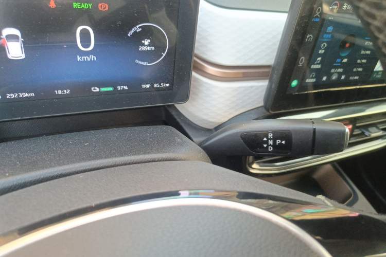 Used SOL E10X 2021 302 km Range Luxury Version 30.2 kWh