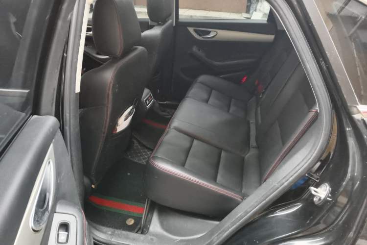 Used Zotye SR7 2016 1.5T CVT Cube Heart Edition China V Standard
