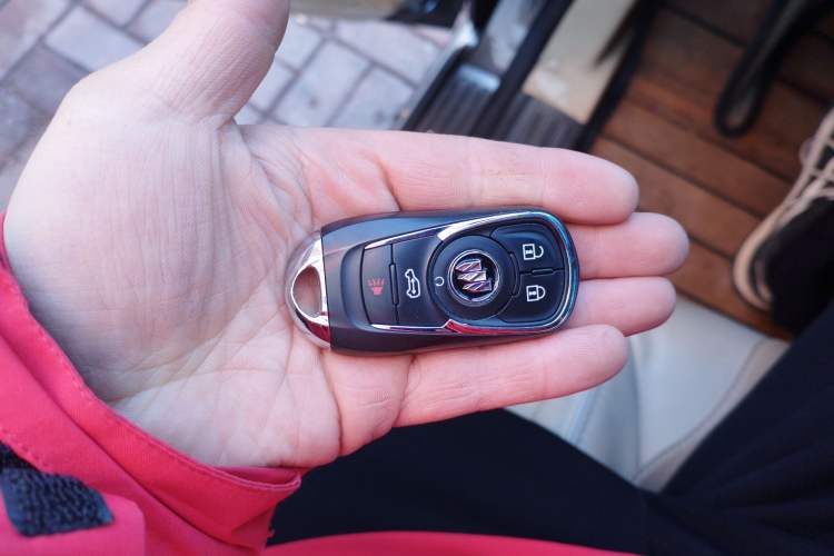 Used Buick GL8 2023 Facelifted Land Cruiser Executive Luxury Version
