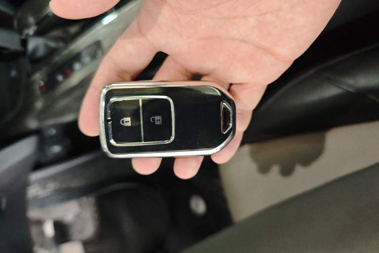 Used Honda XR-V 2015 1.8L VTi CVT Luxury Edition
