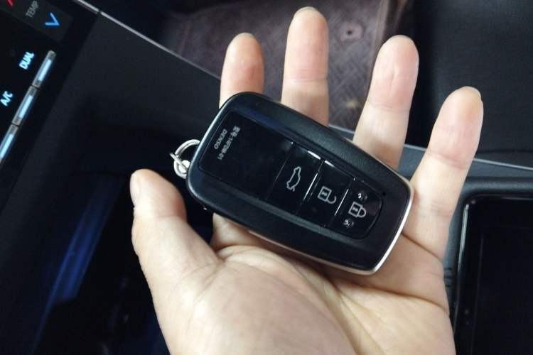 Used Toyota Avalon 2021 2.5L Luxury Edition Vehicle Key