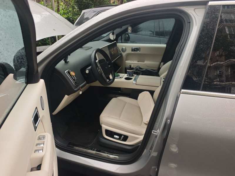 Used Li Auto L8 2023 Pro Model — 16