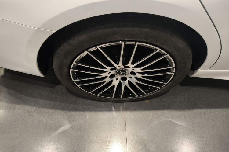 Used Mercedes-Benz C-Class 2024 Restyled C 260 L Sport Edition Right Rear Wheel Hub