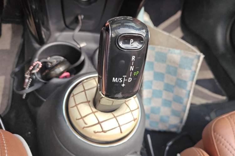 Used MINI 2018 1.5T COOPER CABRIO Artist Gear Lever