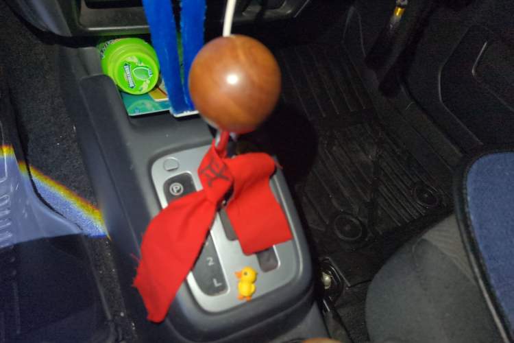 Used Suzuki Jimny 2012 1.3 AT JLX Gear Lever