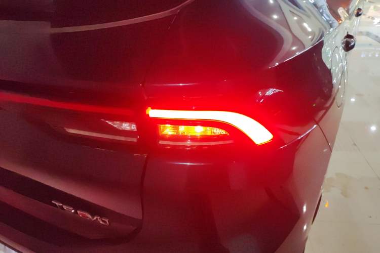 Used FORTHING T5 EVO 2024 1.5TD DCT Starry Edition
