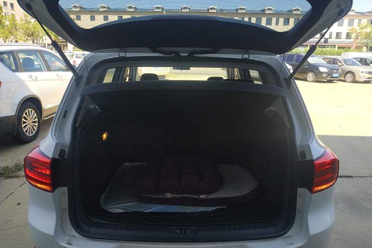 Used Volkswagen Tiguan L 2016 300TSI Automatic Two-Wheel Drive Trend Edition