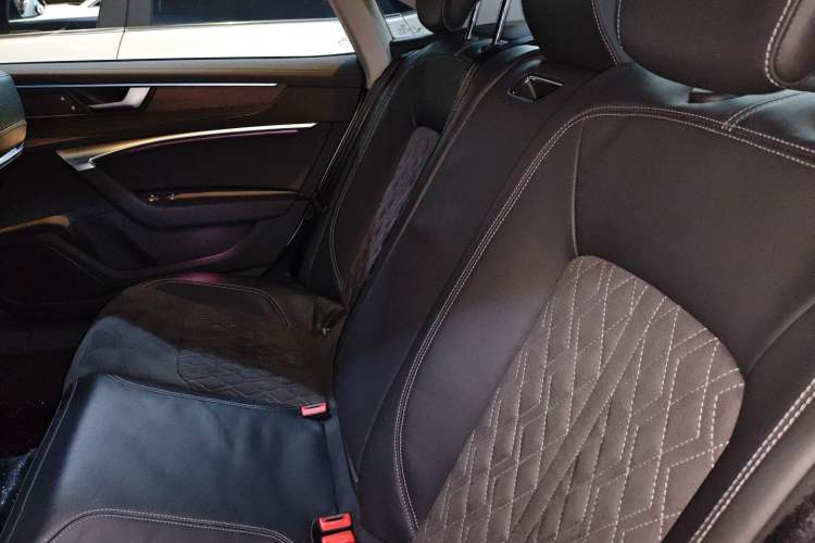 Used Audi A7L 2022 55 TFSI quattro S-line Zhiyuan Crystal Flow Package