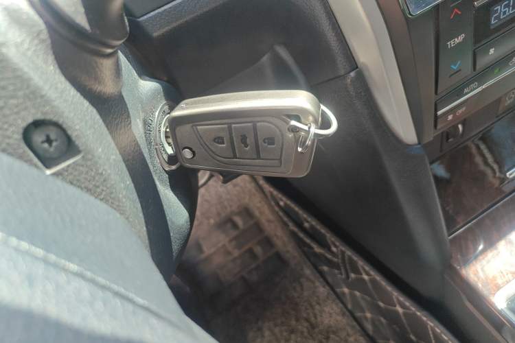 Used Toyota Camry 2016 2.0G 10th Anniversary Leading Edition
