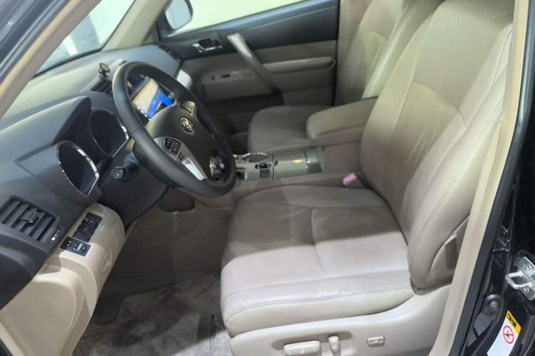 Used Toyota Highlander 2012 2.7L Two-Wheel Drive 7-Seater Luxury Edition

