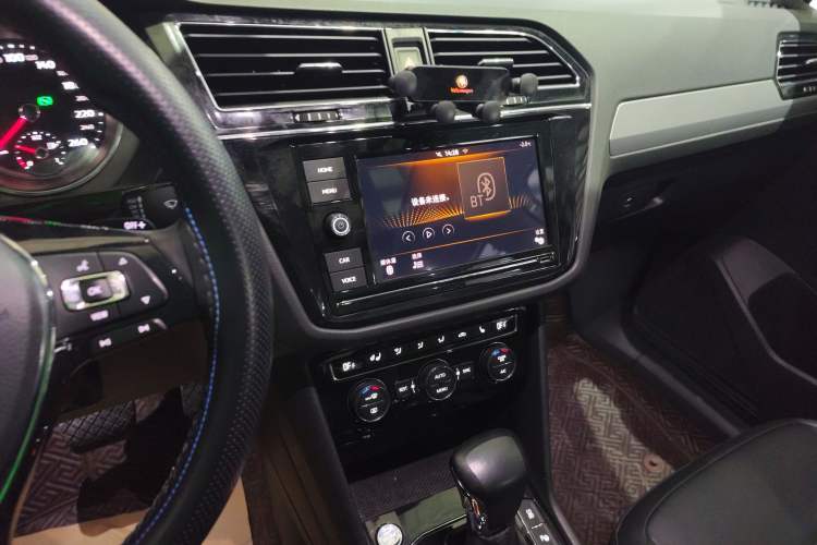 Used Volkswagen Tiguan L 2019 330TSI Automatic Two-Wheel Drive Smart Luxury Version China VI Standard