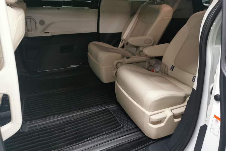 Used Toyota Granvia 2023 2.5L Hybrid Prestige PLUS Edition