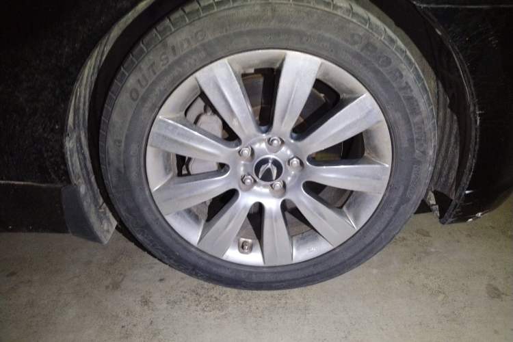 Used Hyundai Equus 2012 3.8 GDi Luxury Edition Right Front Wheel Hub