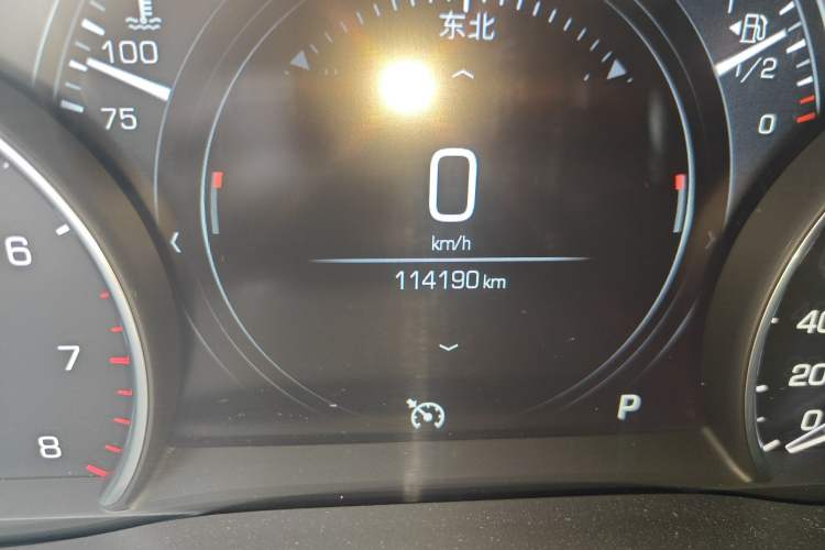 Used Cadillac XT5 2018 28T Four-Wheel Drive Luxury Model Odometer Close Up