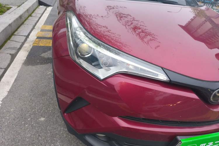 Used Toyota IZOA 2018 2.0L Yixuan Sunroof Version China V Standard Right Front Headlight