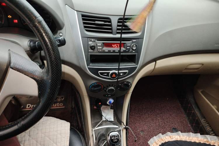 Used Hyundai Verna (older generation) 2010 Sedan 1.4L Manual Comfort GS
