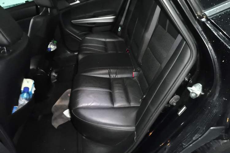 Used Honda Crosstour 2016 2.4L Luxury Edition Left Rear Seat