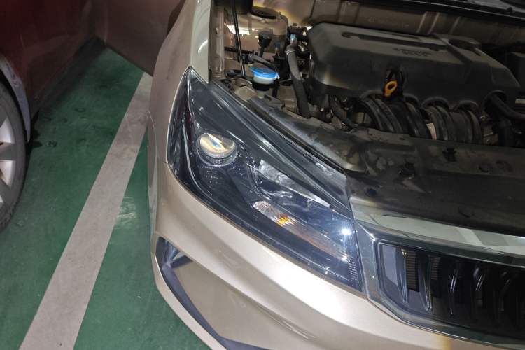 Used Geely Auto Emgrand 2021 UP 1.5L CVT Luxury Model Right Front Headlight