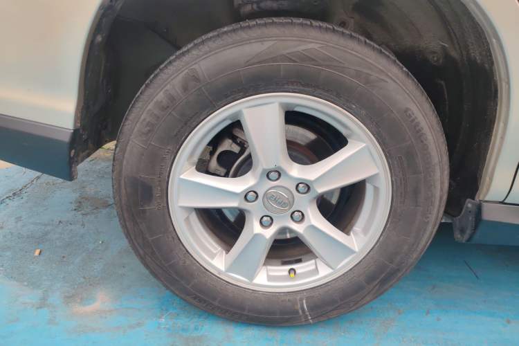 Used BYD S6 2014 2.4L Automatic Prestige 7-Seater