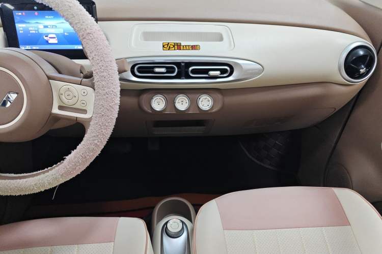 Used Wuling Hongguang MINIEV 2025 Four-Door Version Advanced Edition Audio And AC Panel