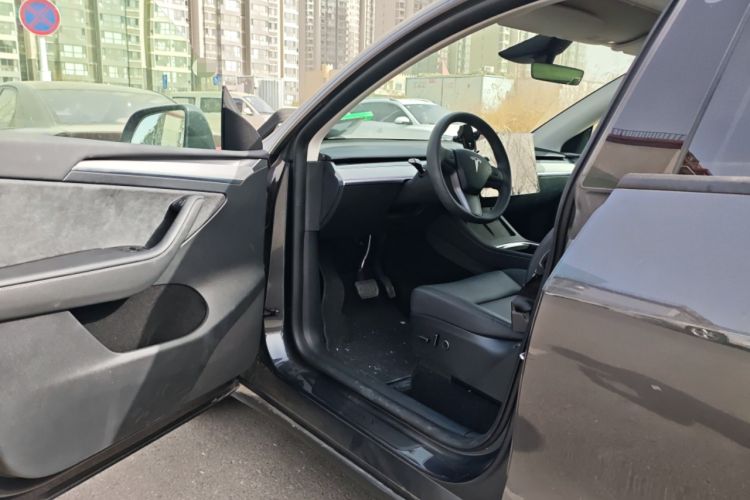 Used Tesla Model Y 2024 Rear-Wheel-Drive Version