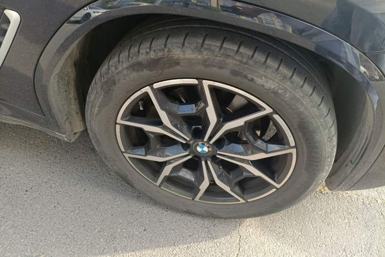 Used BMW X3 2023 xDrive25i M Sport Package Right Front Wheel Hub
