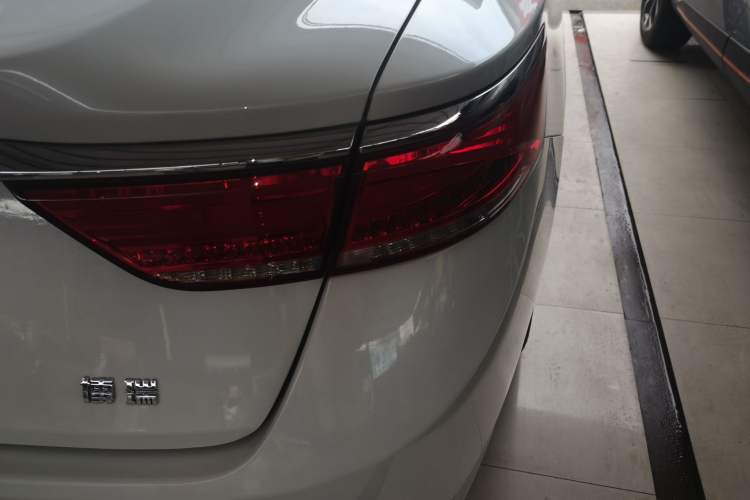 Used Geely Auto Emgrand GT 2021 1.8T Flagship Edition Exterior 3