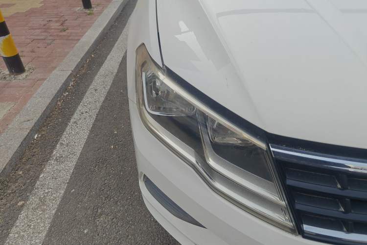 Used Volkswagen Jetta 2017 1.5L Manual Fashion Edition
