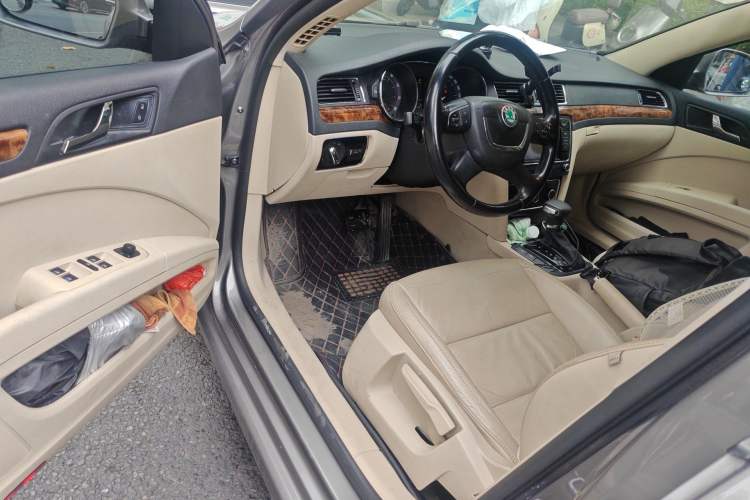 Used Skoda Superb 2012 1.8TSI Automatic Elegant Edition Driver Seat