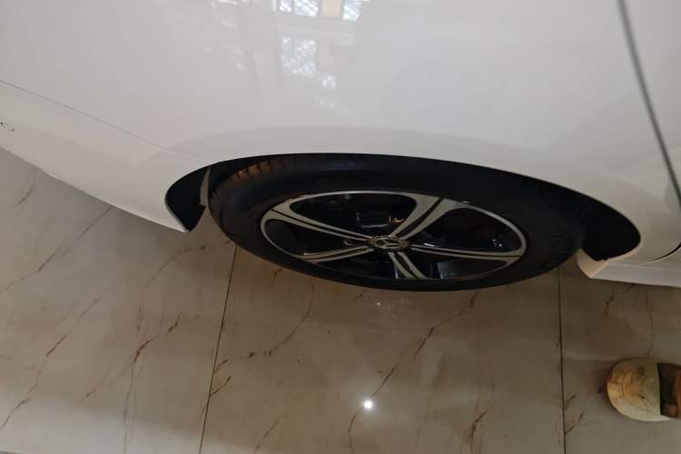 Used Mercedes-Benz A-Class 2022 Second Facelift A 200 L Sport Sedan Fashion Version Right Rear Wheel Hub