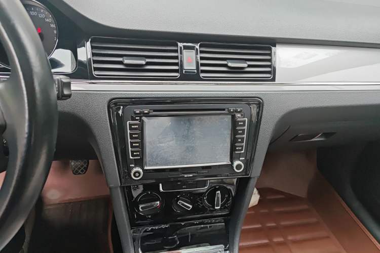 Used Volkswagen Bora 2014 1.6L Manual Comfort Model
